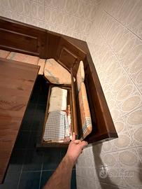 Tavolo in legno con panca contenitore angolare