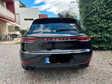Porsche Macan 2.0 benz