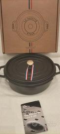 Cocotte staub in ghisa. No le creuset.