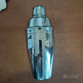Shaker in metallo