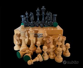 Scacchi in legno di acero scolpiti a mano 1970”