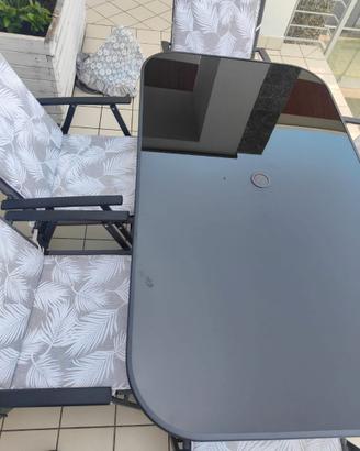 Tavolo e sedie da giardino con ombrellone nuovi