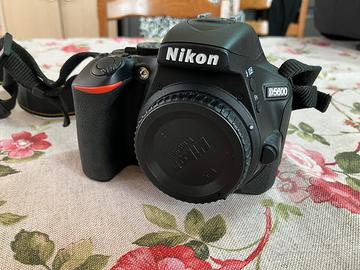 NIKON D5600 piu kit 16-300 , 10-20 e altro