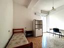 viale-italia-ampia-stanza-singola-arredata