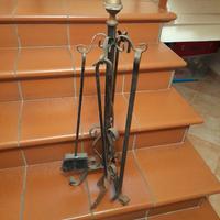 Attrezzi per caminetto in ferro battuto