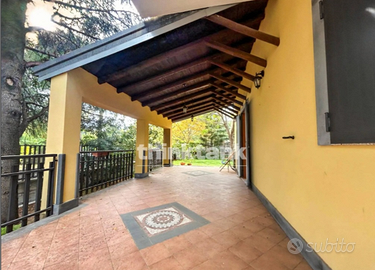 Villa indipendente a Ragalna