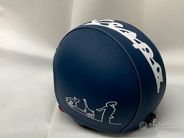 casco rivestito ecopelle blu ricami bianchi vespa 