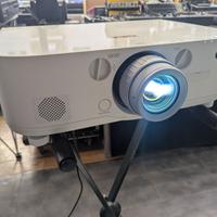 Proiettore NEC PA622U