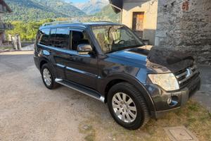 Mitsubishi pajero v80
