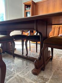 Tavolo in legno e 6 sedie in legno