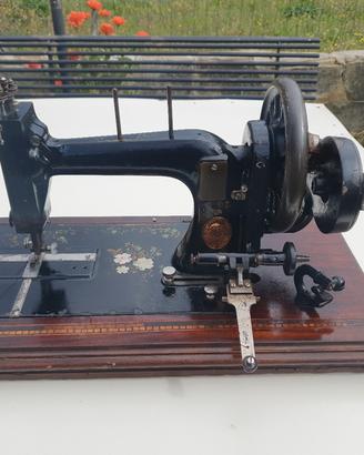 Macchina da cucire d’epoca Junker & Ruh – 900