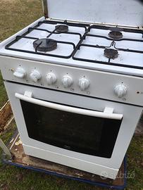 Cucina a gas con fornelli e forno REX