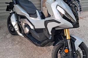 Xadv 750