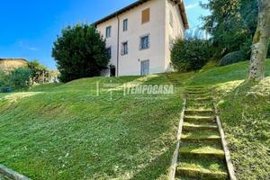 SOLUZIONE INDIPENDENTE CON AMPIO GIARDINO E VISTA