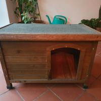 Cuccia per cani in legno