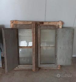 Finestra di montagna vintage