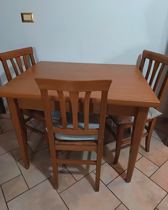 tavolo e sedie legno