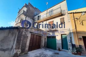 Casa indipendente con box Polizzi [PM/1]