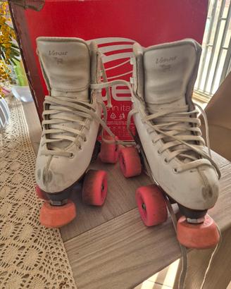 Pattini a rotelle Venus 210