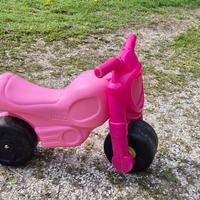 cavalcabile a forma di moto