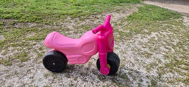 cavalcabile a forma di moto