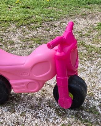 cavalcabile a forma di moto