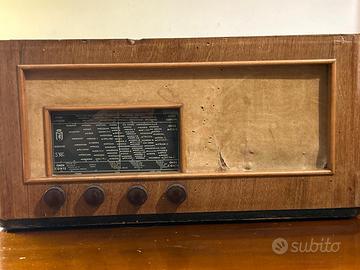Radio d’epoca Magnadyne S36c a valvole