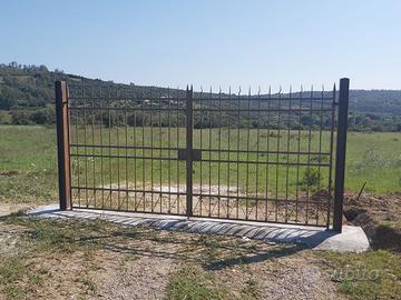 cancello in ferro naturale