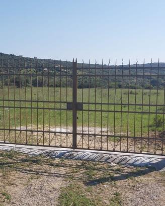 cancello in ferro naturale