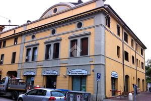 NEGOZIO A FORLÌ