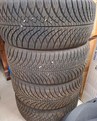 gomme 225 45 R17  4 stagioni