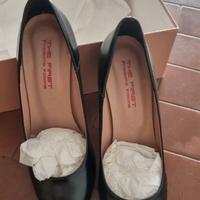 Scarpe eleganti con tacco