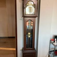 Orologio a pendolo da terra