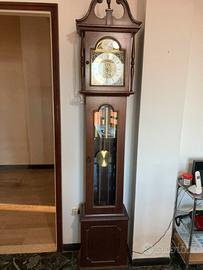 Orologio a pendolo da terra