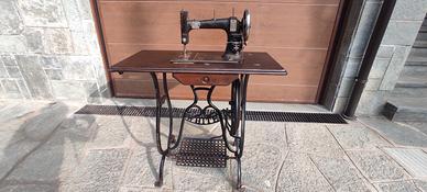 macchina cucire antica