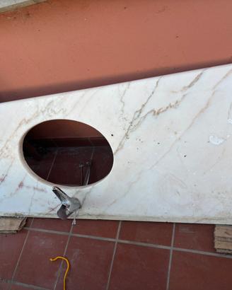 Top bagno in marmo