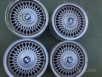 Cerchi in lega raggio 15 per BMW E34