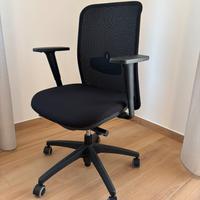 Sedia ergonomica da ufficio con rotelle