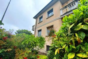 Villa di 350 m² con più di 5 locali e box auto dop
