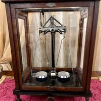 Bilancia da laboratorio vintage