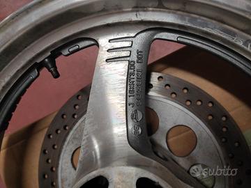 Suzuki Marauder VZ 800 cerchio 2