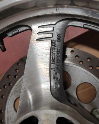 Suzuki Marauder VZ 800 cerchio 2