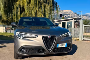 Alfa Stelvio 2.2 sport Q4 210 