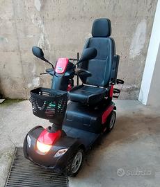 Scooter elettrico per disabili e anziani