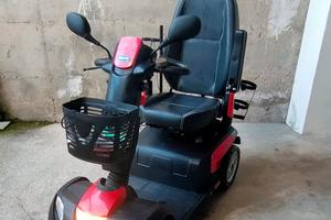 Scooter elettrico per disabili e anziani