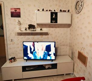 Parete attrezzata con porta tv