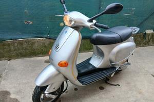 Vespa 125 et4 di interesse storico targa PD 