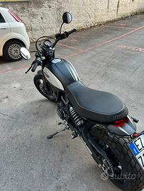 Ducati Scrambler Icon Dark 800