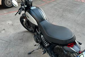 Ducati Scrambler Icon Dark 800