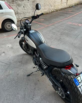 Ducati Scrambler Icon Dark 800